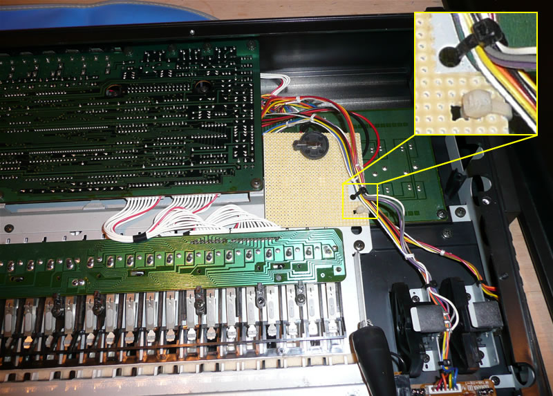 Yamaha DX7s battery holder installed
